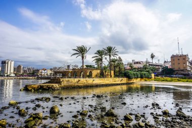 Sidon pitoresk nefes kesen binalar görünümü Haçlılar deniz Kalesi: