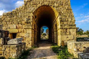 Lastik Hipodrom harabeleri ve nekropol ile pitoresk oturma Katmanı tünel
