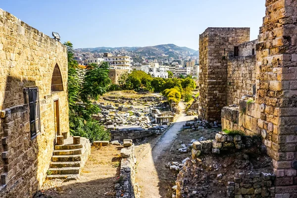 Byblos Haçlı Kalesi çevresi harabe şehir manzaralı