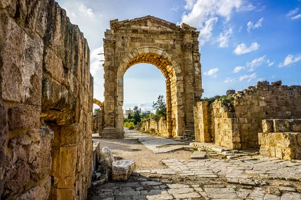 Lastik Hipodrom Harabeleri Nekropol Pitoresk Kemerli Yay Ile — Stok fotoğraf