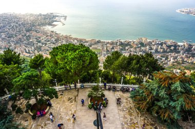 Lübnan Marian Shrine hac sitesi bakış açısı Jounieh peyzaj gün batımında Harissa Our Lady