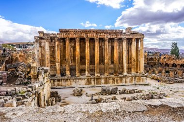 Baalbek tarihi dönüm noktası Bacchus Tapınağı Roma tanrısı şarap Pillars peyzaj