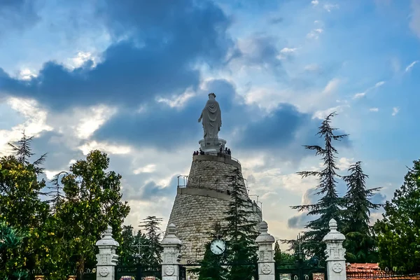 Harissa Our Lady Lübnan Marian tapınak hac sitesi anıt arkadan görünüm