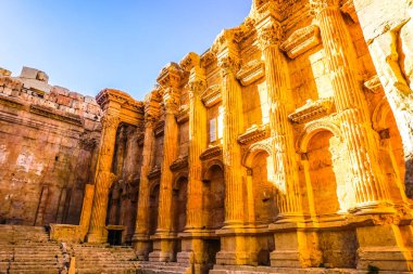 Baalbek tarihi dönüm noktası Bacchus Tapınağı Roma şarap iç açık hava tanrısı