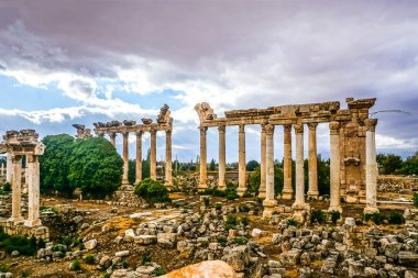 Baalbek tarihi dönüm noktası Tapınağı şarap sütunlar Roma Tanrısı Bacchus Harabeleri