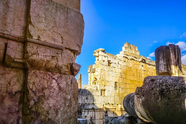 Baalbek Historyczne Rzymskiego Świątynia Bachusa Boga Wina Ściennych Rzeźb — Zdjęcie stockowe