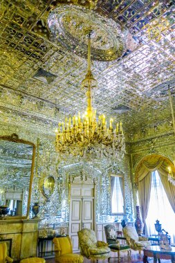 Tahran Gülistan Sarayı Talar-e Brelian parlak Hall aynalar ve avizeler