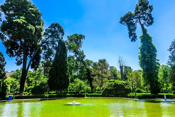 Estanque Jardín Del Palacio Teherán Golestán Con Luz Natural Fuente —  Fotos de Stock