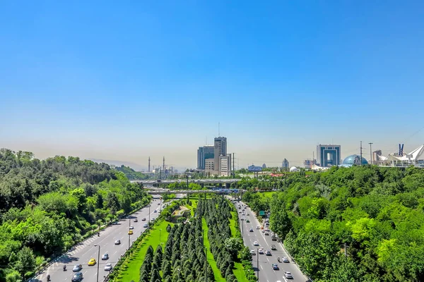 Tahran Atash Park Yüksek Trafik Otoyol Cityscape Highrises Manzaralı — Stok fotoğraf