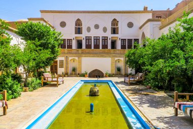 Kaşan geleneksel iç mimarlık Courtyard havuzu çeşme ile