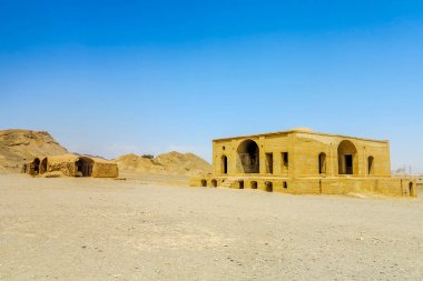 Yezd Zerdüşt Dakhmeh Kulesi sessizlik binalar ve harabeleri terk