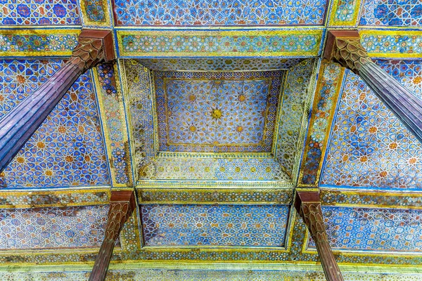 Isfahan Bagh Chehel Sotoun Columns Palace Wooden Pillars Blue Colored — стоковое фото