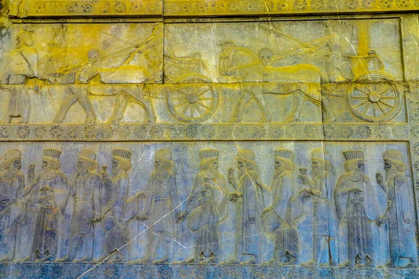 Persepolis Historisk Plats Vägg Carving Gamla Perserna Och Vagn Hjul — Stockfoto