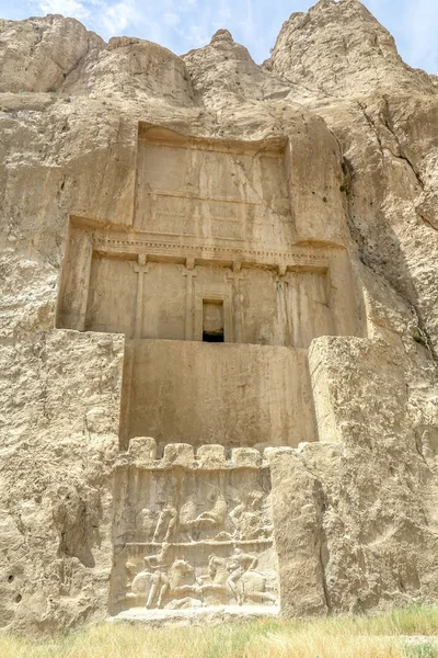 Persépolis Naqsh Rustam Tumba Darío Con Relieve Tallado Roca — Foto de Stock
