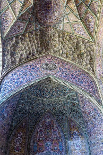 Shiraz Nasir Mulk Rosa Mesquita Azulejos Azuis Ornamento Teto Muqarna — Fotografia de Stock