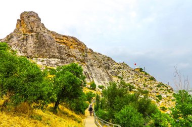 Oş Süleyman dağ çok Rock taht yolu yol tepe View Point