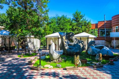 Kırgızistan Restoran Courtyard kayalar özel pavyonlar Konuklar için ile