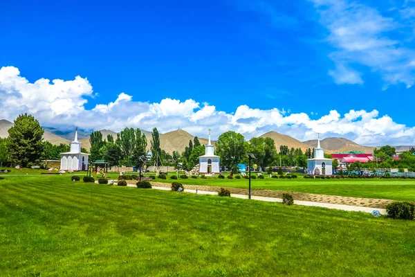 Cholpon Ata Rukh Ordo Kültür Merkezi Roma Katolik Kilisesi Budist tapınağı Yahudi Sinagogu