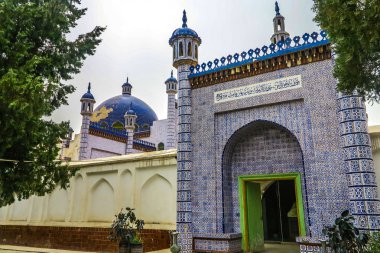 Kaşgar Hacib Yusuf Khass Balasaguni mezar ana kapısı giriş View Point