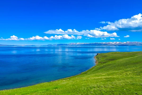 Τραγούδι Kul Λίμνη Άποψη Χιόνι Ανώτατο Όριο Μολδοβλαχίας Πάρα Πολύ — Φωτογραφία Αρχείου