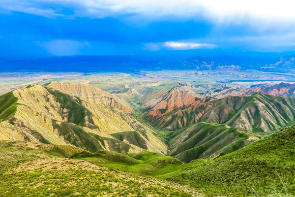 Fergana Mountain Range Pittoreske Landschap Uitkijkpunt Met Bewolkte Hemel Middag — Stockfoto