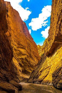 Tianshan gizemli Büyük Kanyon manzara nefes kesici Picturesque bakış