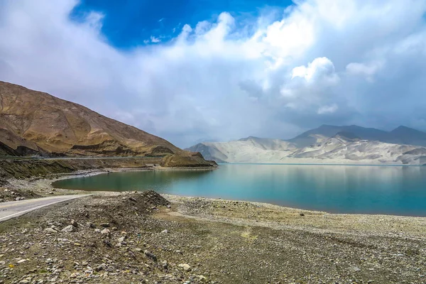 Taşkurgan Muztagh Ata Kar Dağ Tepe Kırgız Kapamalı Kala Kule — Stok fotoğraf