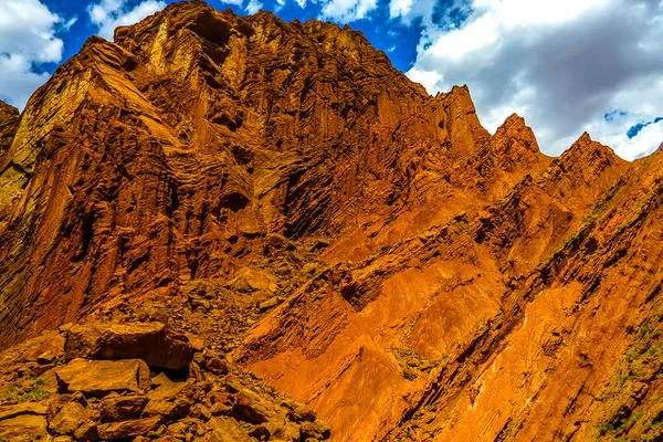 Tianshan gizemli Büyük Kanyon manzara nefes kesici Picturesque bakış