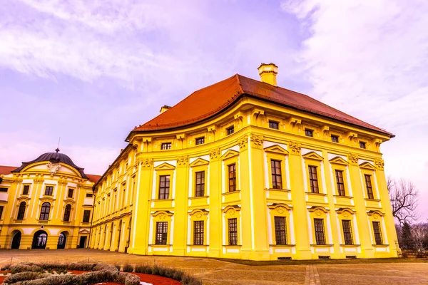 Palacio Slavkov Brna Mirador Lateral Del Edificio Con Cielo Azul — Foto de Stock