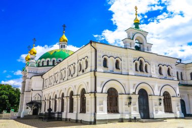 Kiev Pechersk büyük Lavra karmaşık yemekhane Kilisesi ön yan görünüm