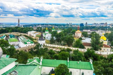 Kiev Pechersk büyük Lavra karmaşık yüksek açı dolu Panorama görüş Vvedensky Kilisesi