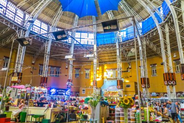 Kiev Bessarabsky Pazar iç tavan ve Cafe Bar mahkeme