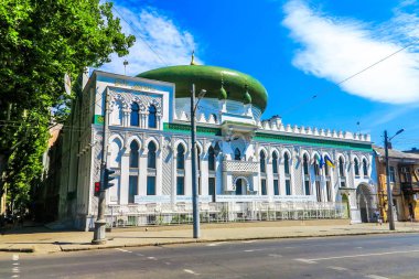 Odessa Al Salam Camii manzaralı yeşil renkli kubbe ön
