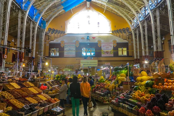 Kiev Bessarabsky Market Vista Interior Las Tiendas Vendiendo Verduras Frutas — Foto de Stock