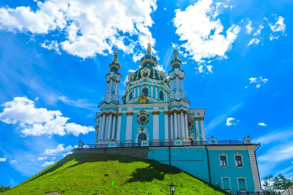 Kiev Old Town Iglesia San Andrés Colina Con Vistas Cielo — Foto de Stock