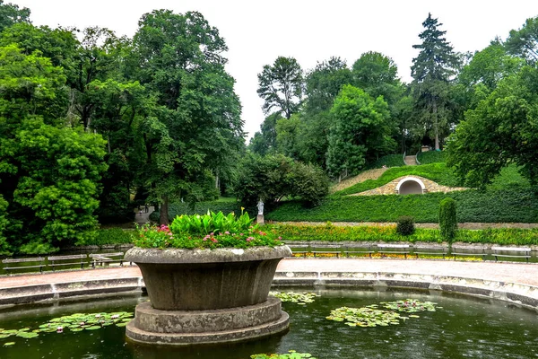 Uman Arboretum Sofiyivka National Park Inglês Paisagem Jardim Lago Com — Fotografia de Stock