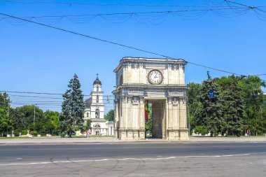 Chisinau büyük ulusal Meclisi Square saat ve Büyükşehir katedral Nativity Rab ile zafer takı
