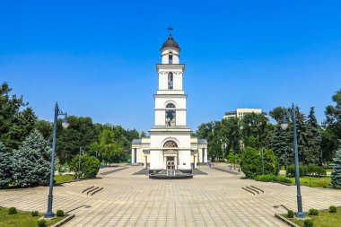 Chisinau büyük ulusal Meclisi Square Büyükşehir katedral Nativity Rab çan kulesi görünümünün