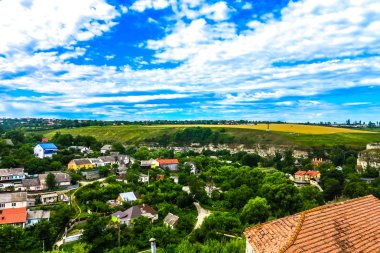 Kamianets Podilskyi antik kale manzaralı çevreleyen kale