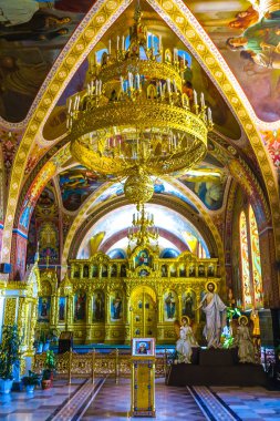 Chernivtsi kutsal yükseliş Banchensky Manastırı katedral kilise iç ikonostasisin görünümü