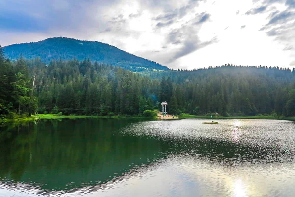 Vista Del Paisaje Del Lago Del Parque Nacional Synevir Las — Foto de Stock