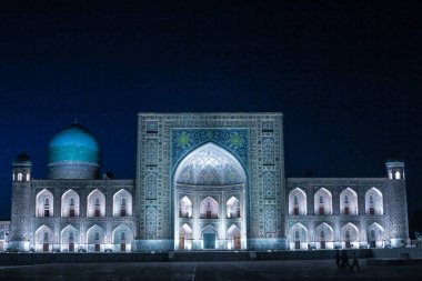 Semerkant Registon Meydanı 28