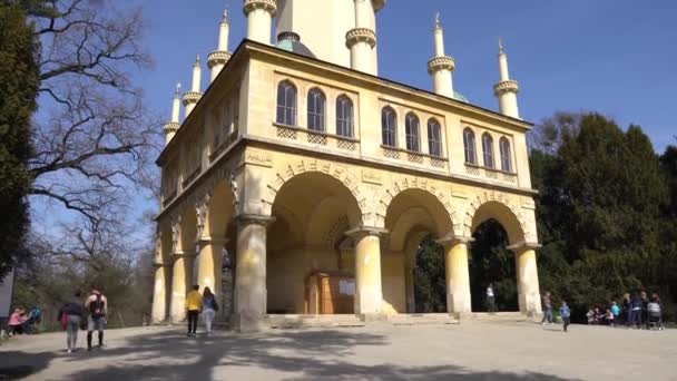 Castillo de Lednice Valtice Minarete — Vídeo de stock