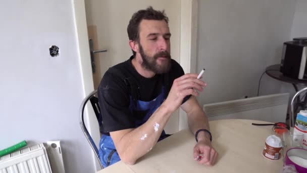 Εργαζόμενος Χαλαρωτικό κάπνισμα 01 — Αρχείο Βίντεο
