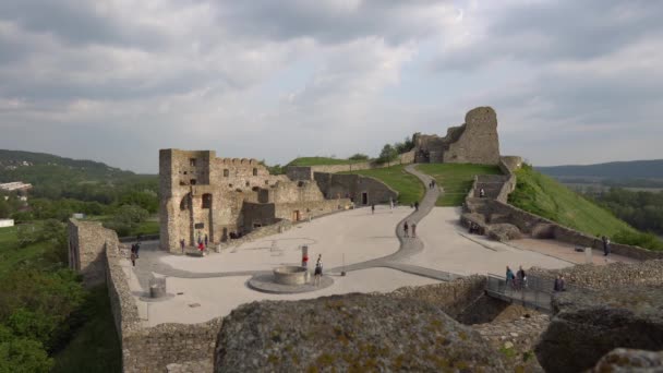Devin Castle Fortified Walls Rocks Walking Tourists Courtyard Breathtaking Picturesque — Video