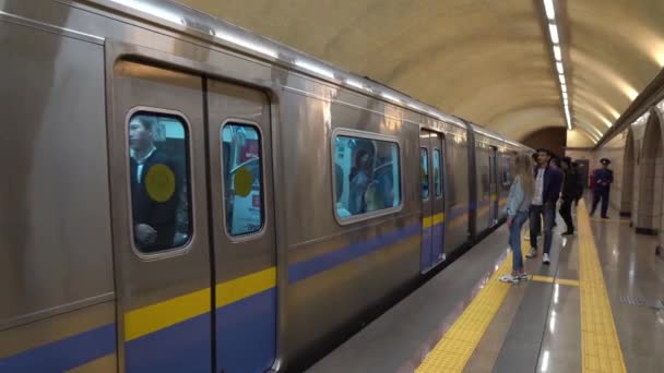 Treno della metropolitana Almaty 161 — Video Stock