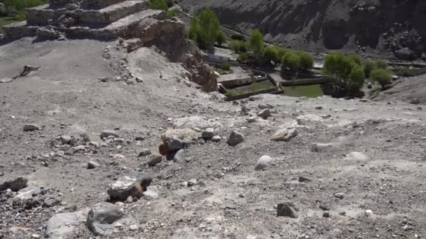 Pamir Highway vrang buddhistická Stupa 45 — Stock video