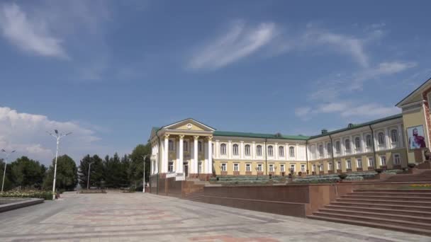 Palacio Cultural de Khujand Arbob 86 — Vídeo de stock