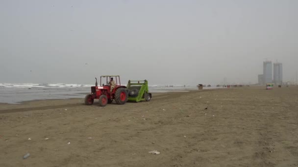 Karachi Clifton Trattore da spiaggia 71 — Video Stock