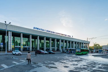 Almaty Tren İstasyonu 04